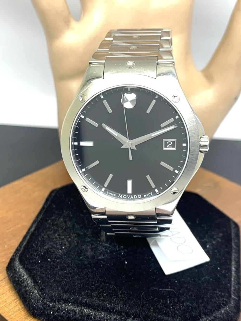 Movado Men's Watch 0607541 SE Black Dial Swiss Quartz Silver Steel 41mm